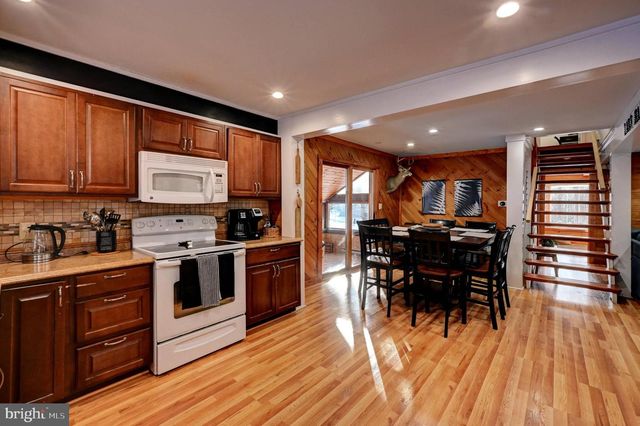 28 SKYE DR, Lake Harmony, PA 18624