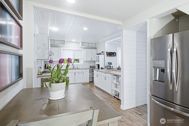 6220 Parker Road E, Sumner, WA 98390