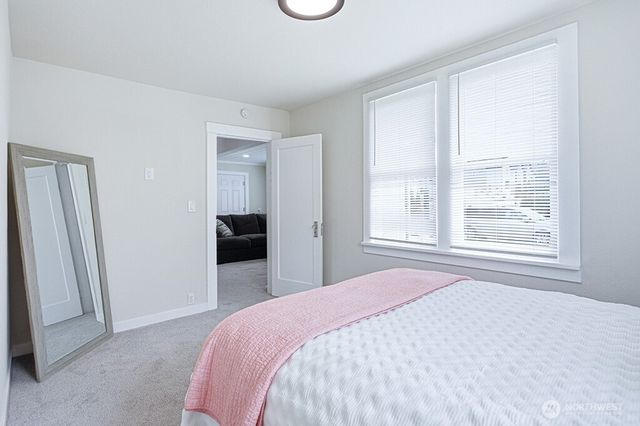 6220 Parker Road E, Sumner, WA 98390