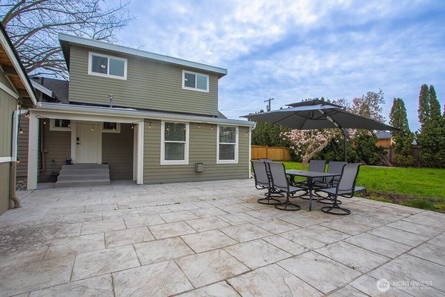 6220 Parker Road E, Sumner, WA 98390