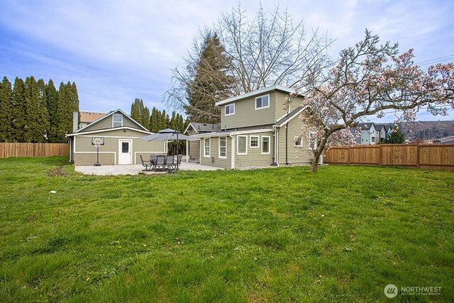 6220 Parker Road E, Sumner, WA 98390