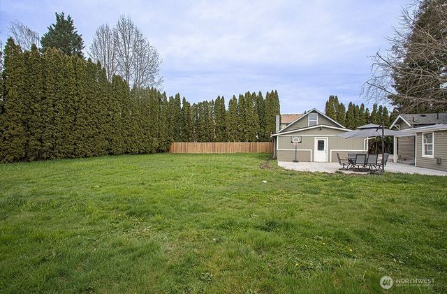 6220 Parker Road E, Sumner, WA 98390