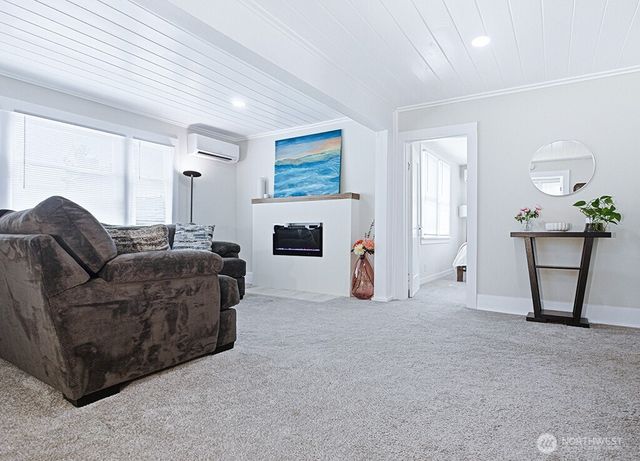 6220 Parker Road E, Sumner, WA 98390