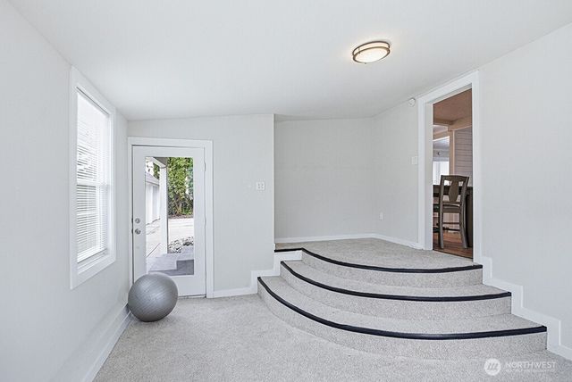 6220 Parker Road E, Sumner, WA 98390