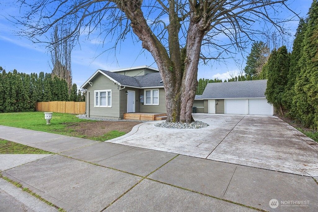 6220 Parker Road E, Sumner, WA 98390