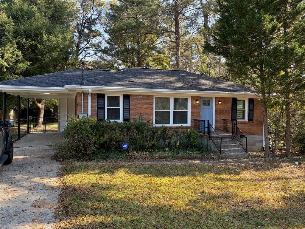 1990 S Columbia Place, Decatur, GA 30032
