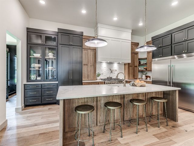 400 Old Creek Road, Edmond, OK 73034