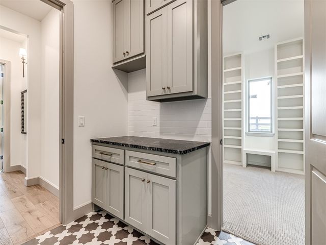 400 Old Creek Road, Edmond, OK 73034