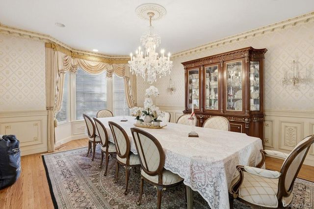 1 Beech Tree Lane, Brookville, NY 11545