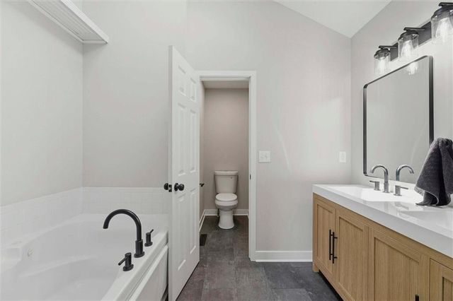 7411 N Mckinley Avenue, Kansas City, MO 64158