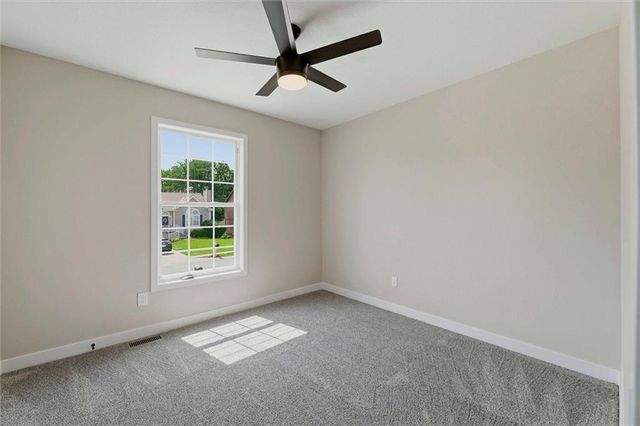 7411 N Mckinley Avenue, Kansas City, MO 64158