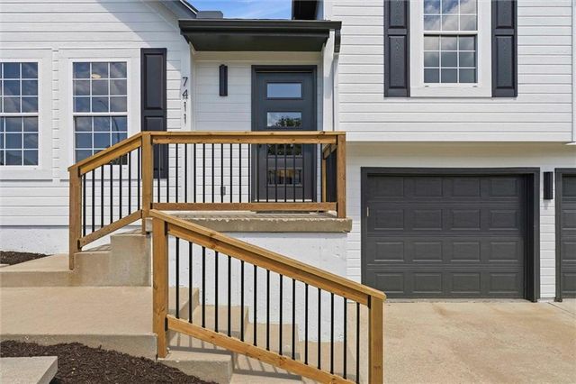 7411 N Mckinley Avenue, Kansas City, MO 64158
