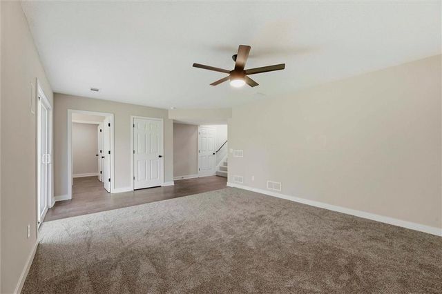 7411 N Mckinley Avenue, Kansas City, MO 64158