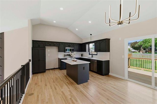 7411 N Mckinley Avenue, Kansas City, MO 64158