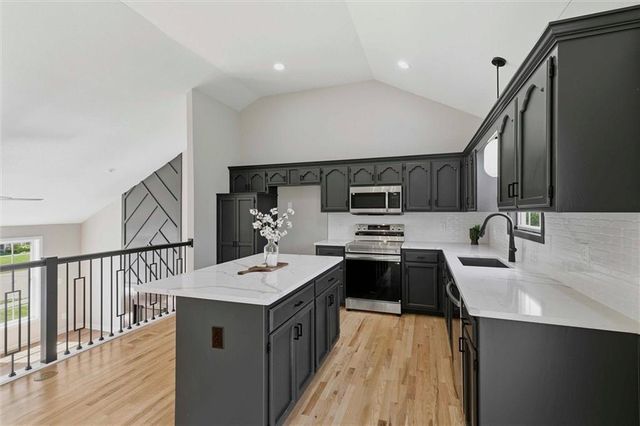 7411 N Mckinley Avenue, Kansas City, MO 64158