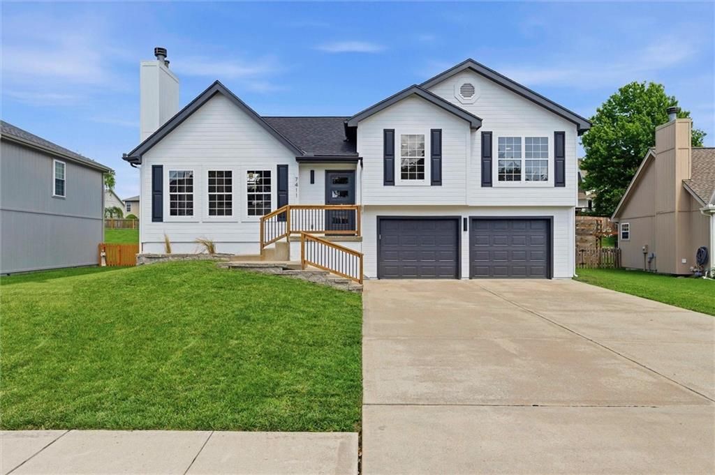 7411 N Mckinley Avenue, Kansas City, MO 64158