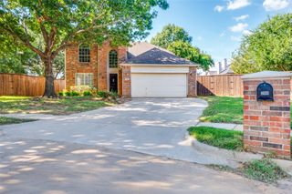 700 Oakridge Drive, Lake Dallas, TX 75065