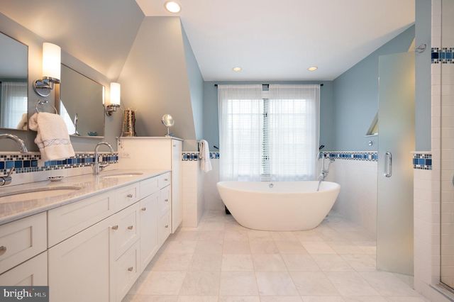 1002 OVERBROOK RD, Wilmington, DE 19807
