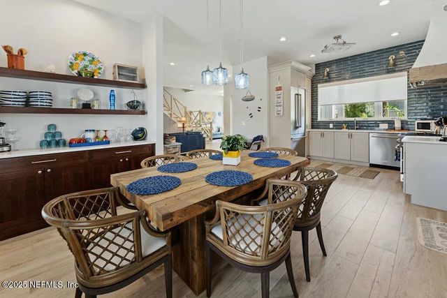 427 N 6TH Street, Jacksonville Beach, FL 32250