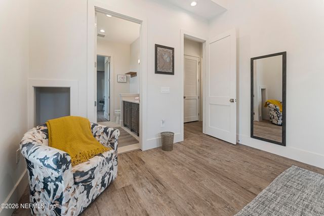 427 N 6TH Street, Jacksonville Beach, FL 32250