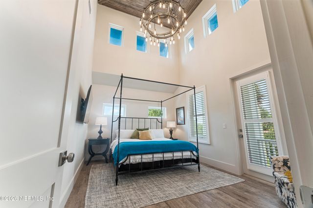 427 N 6TH Street, Jacksonville Beach, FL 32250