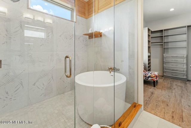 427 N 6TH Street, Jacksonville Beach, FL 32250