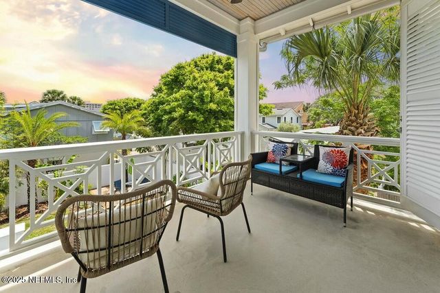 427 N 6TH Street, Jacksonville Beach, FL 32250