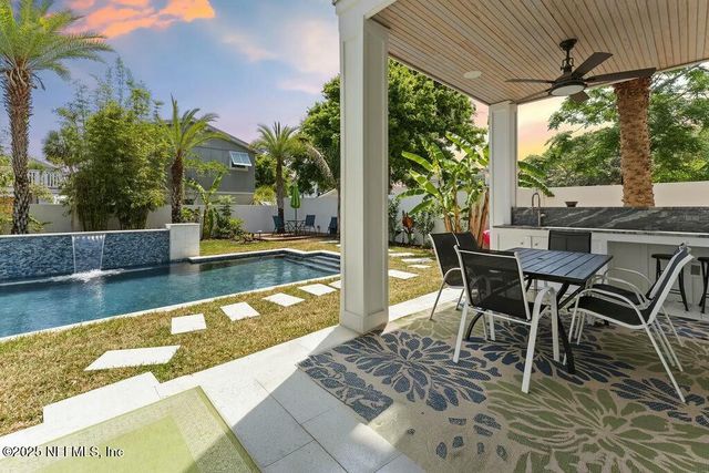 427 N 6TH Street, Jacksonville Beach, FL 32250