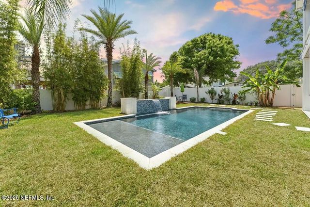 427 N 6TH Street, Jacksonville Beach, FL 32250