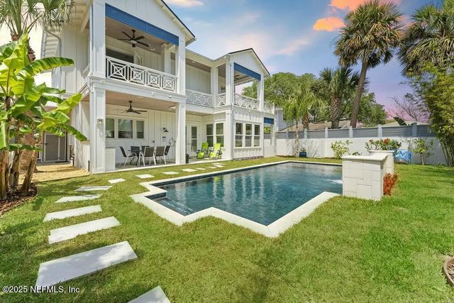 427 N 6TH Street, Jacksonville Beach, FL 32250