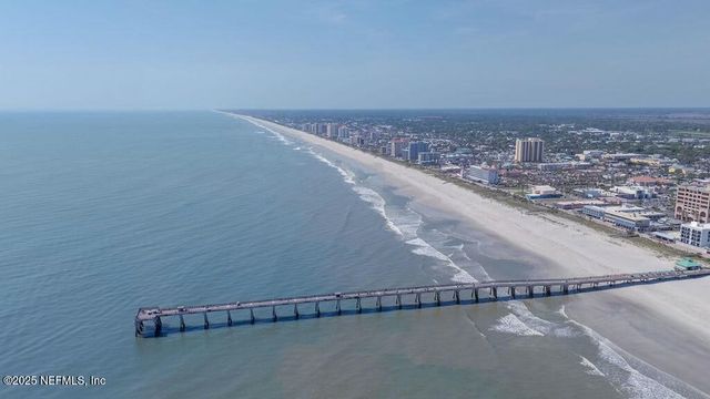 427 N 6TH Street, Jacksonville Beach, FL 32250