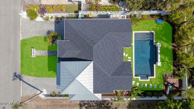 427 N 6TH Street, Jacksonville Beach, FL 32250