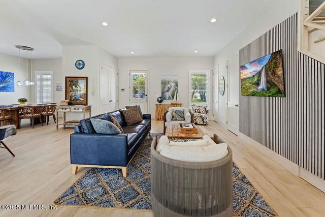 427 N 6TH Street, Jacksonville Beach, FL 32250