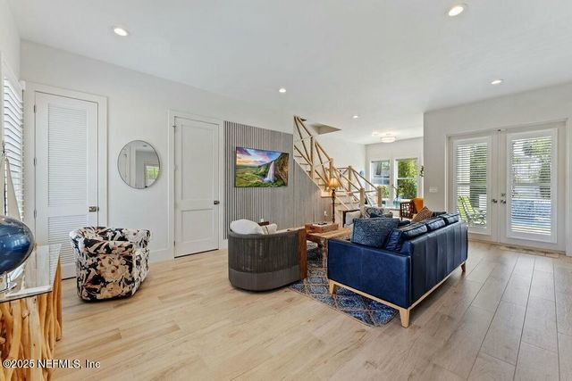 427 N 6TH Street, Jacksonville Beach, FL 32250