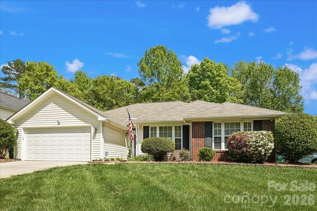 2127 Candlelight Woods Drive, Matthews, NC 28105