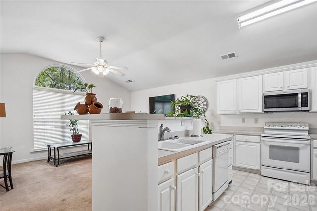 2127 Candlelight Woods Drive, Matthews, NC 28105