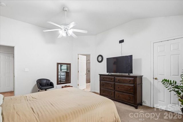 2127 Candlelight Woods Drive, Matthews, NC 28105