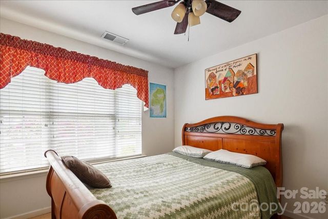 2127 Candlelight Woods Drive, Matthews, NC 28105