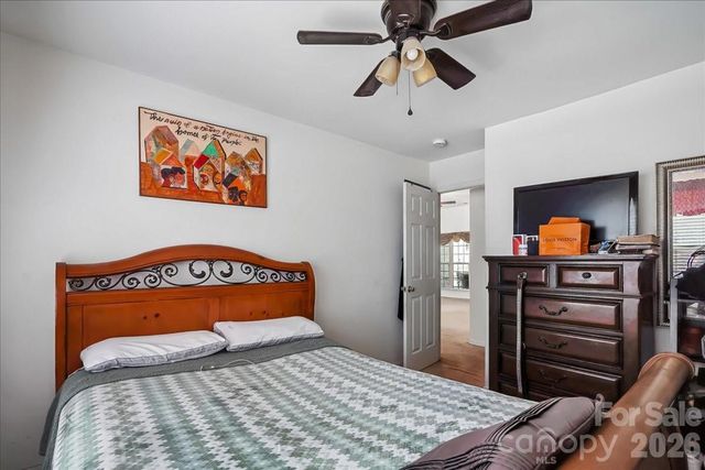 2127 Candlelight Woods Drive, Matthews, NC 28105