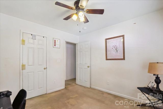 2127 Candlelight Woods Drive, Matthews, NC 28105