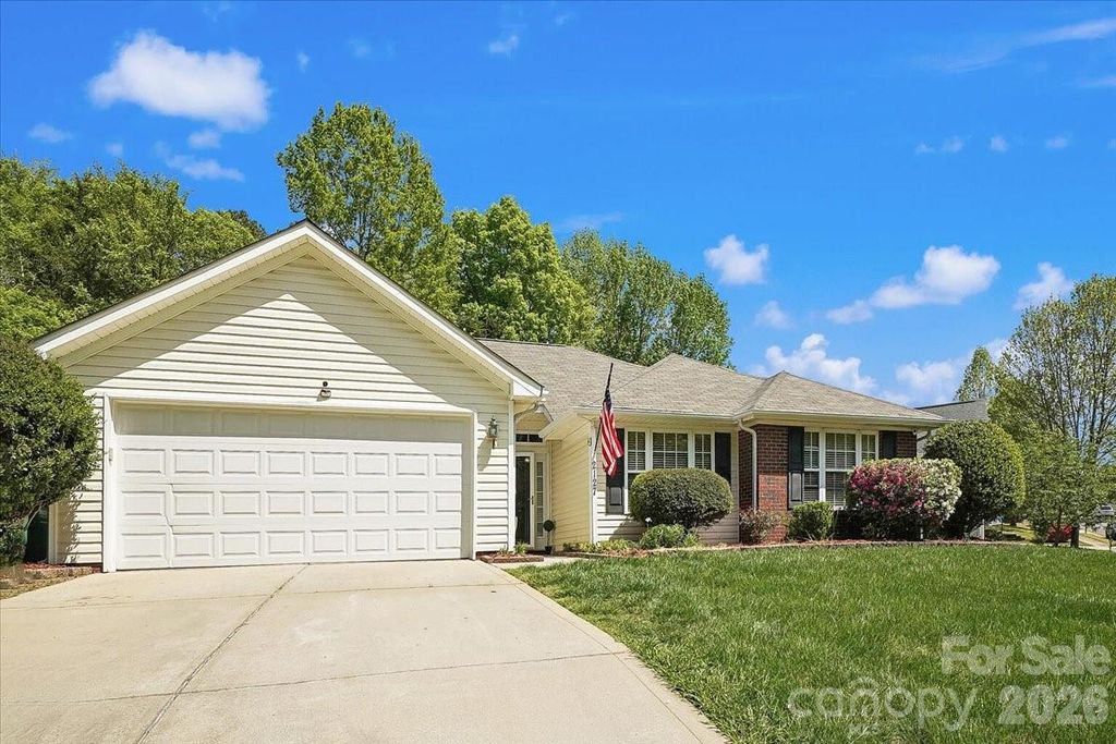 2127 Candlelight Woods Drive, Matthews, NC 28105