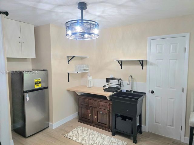 287 NE 118th Ter 5, Miami, FL 33161