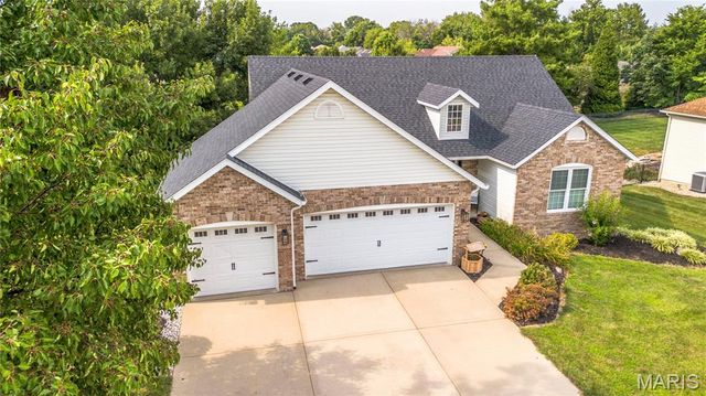 2549 Spyglass Court, Edwardsville, IL 62025