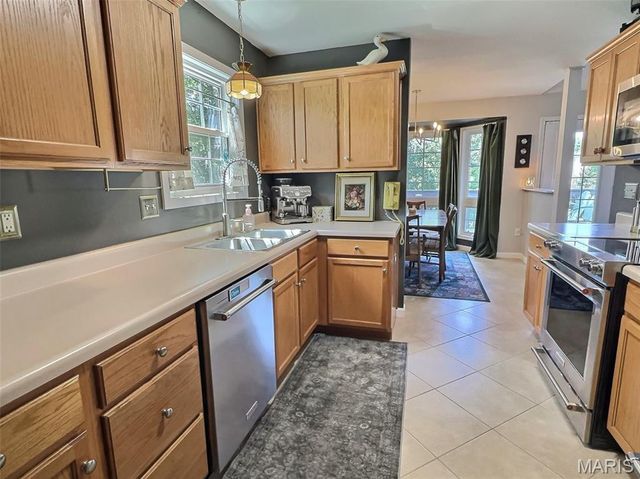 2549 Spyglass Court, Edwardsville, IL 62025