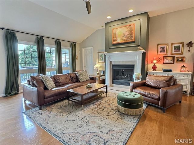 2549 Spyglass Court, Edwardsville, IL 62025
