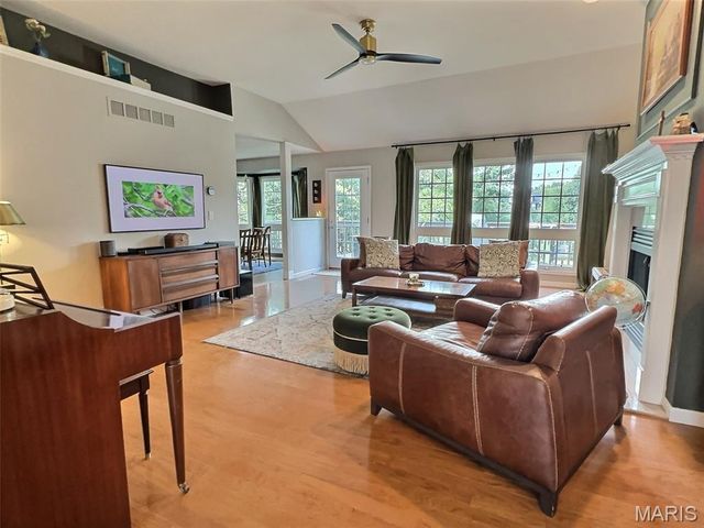 2549 Spyglass Court, Edwardsville, IL 62025