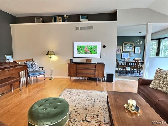 2549 Spyglass Court, Edwardsville, IL 62025