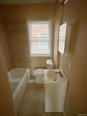 14889 Sussex Street, Detroit, MI 48227