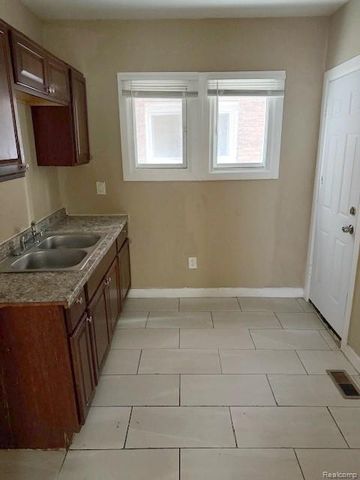 14889 Sussex Street, Detroit, MI 48227