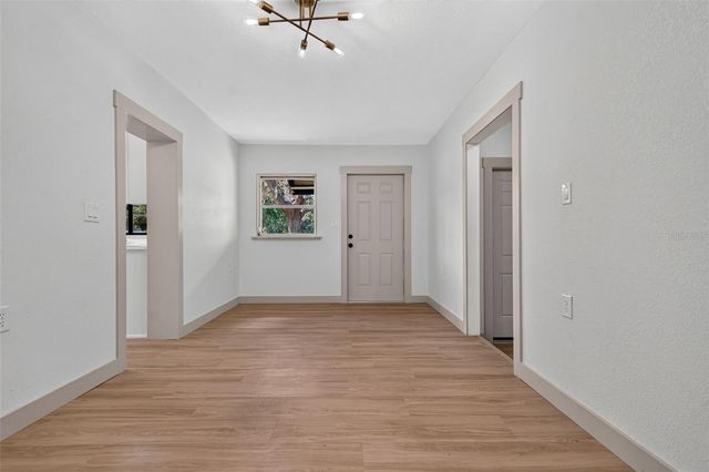 209 S SAINT CLOUD AVENUE, Valrico, FL 33594